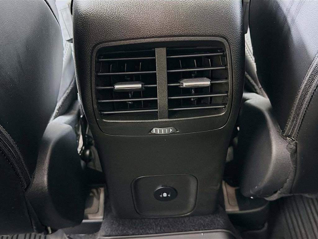 Used 2024 Ford Escape Platinum image 37