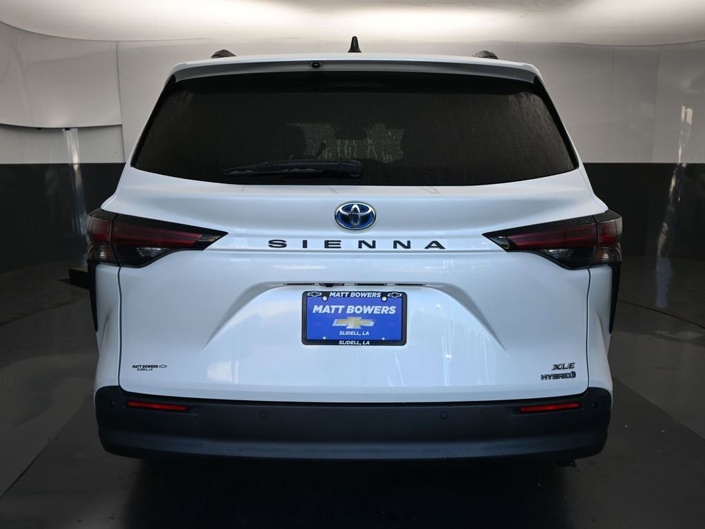 Used 2021 Toyota Sienna XLE image 10