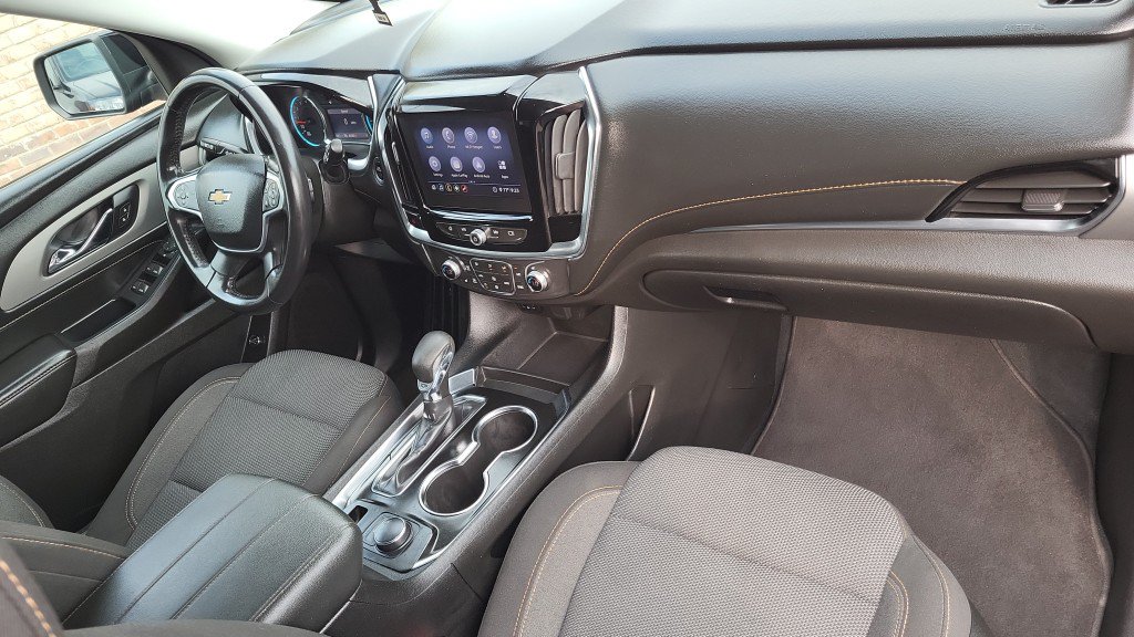 Used 2021 Chevrolet Traverse LT FWD image 18