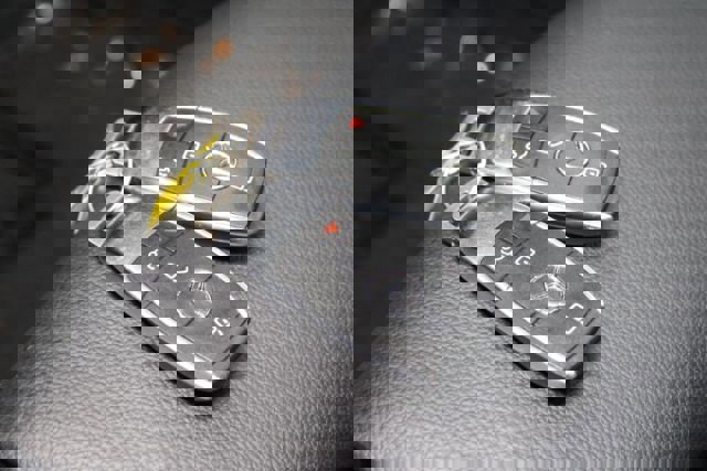 Used 2021 Mercedes-Benz GLB 250 4MATIC w/ Premium Package image 14