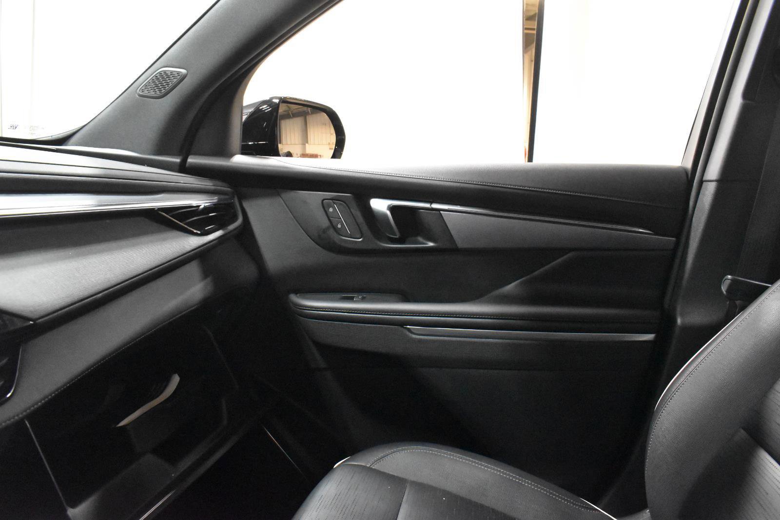 Used 2025 Buick Enclave Sport Touring FWD image 22