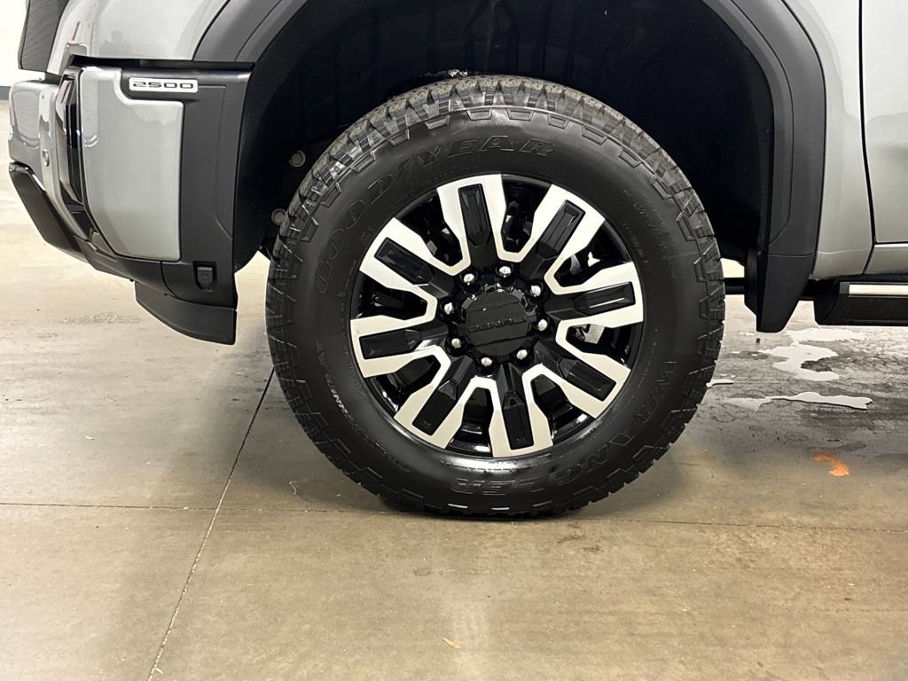 Certified 2025 GMC Sierra 2500 Denali Ultimate image 9