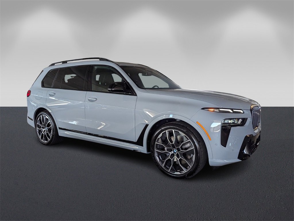 New 2026 BMW X7 M60i w/ Executive Package