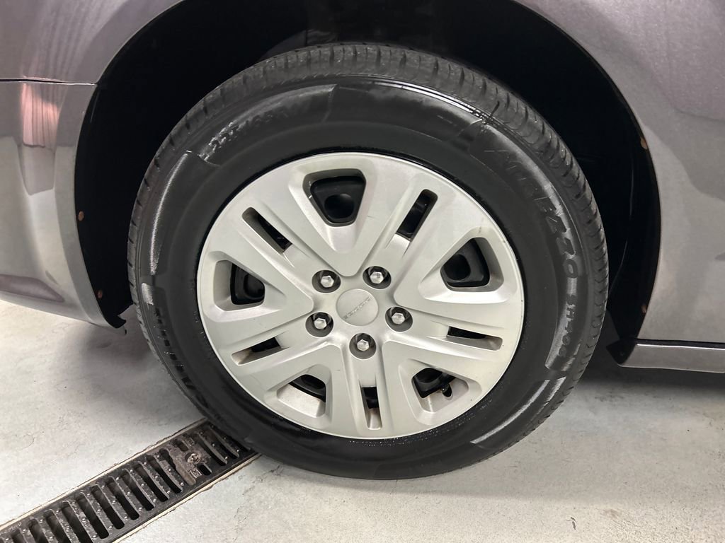 Used 2018 Dodge Grand Caravan SE image 9