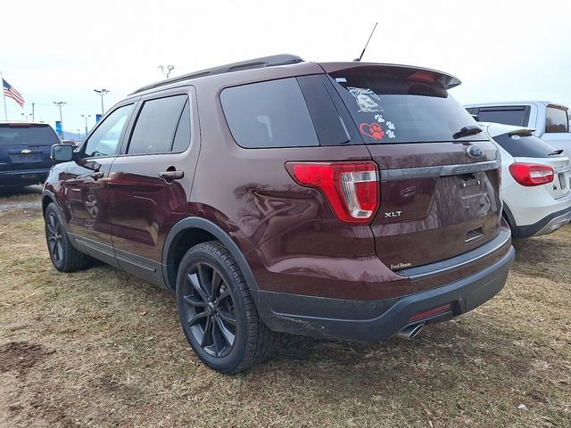 Used 2018 Ford Explorer XLT w/ Equipment Group 202A image 6