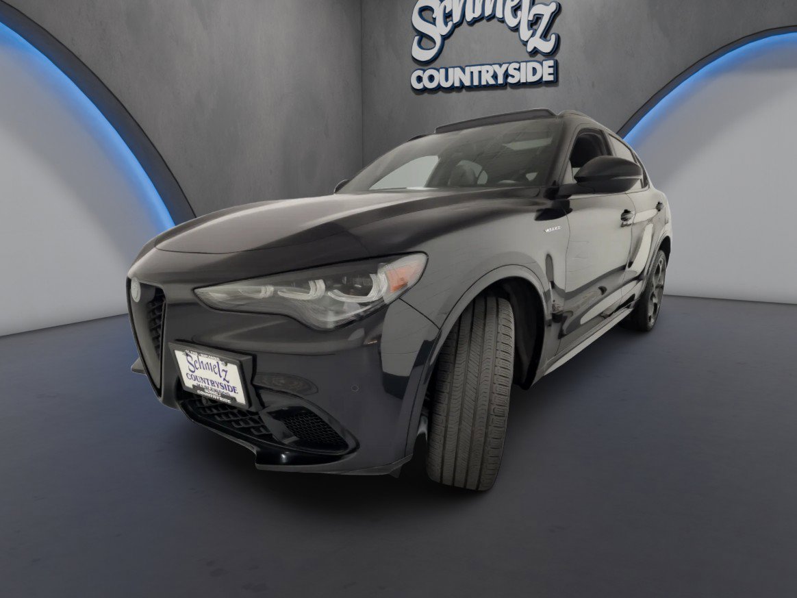 Used 2025 Alfa Romeo Stelvio Sprint AWD/4WD image 11