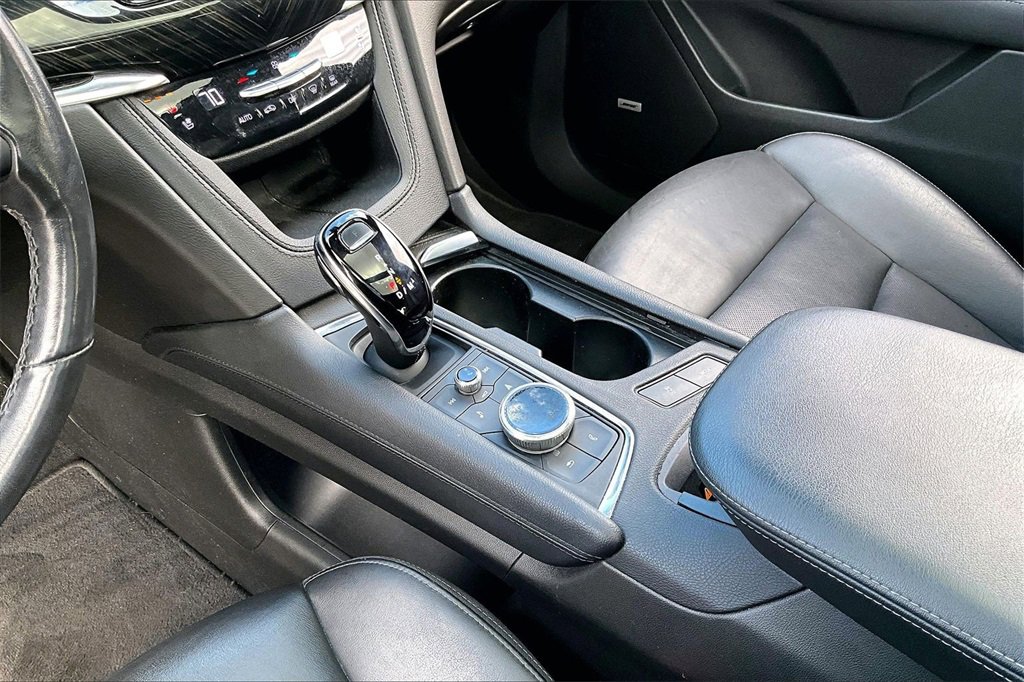 Used 2022 Cadillac XT6 Premium Luxury w/ Technology Package image 14