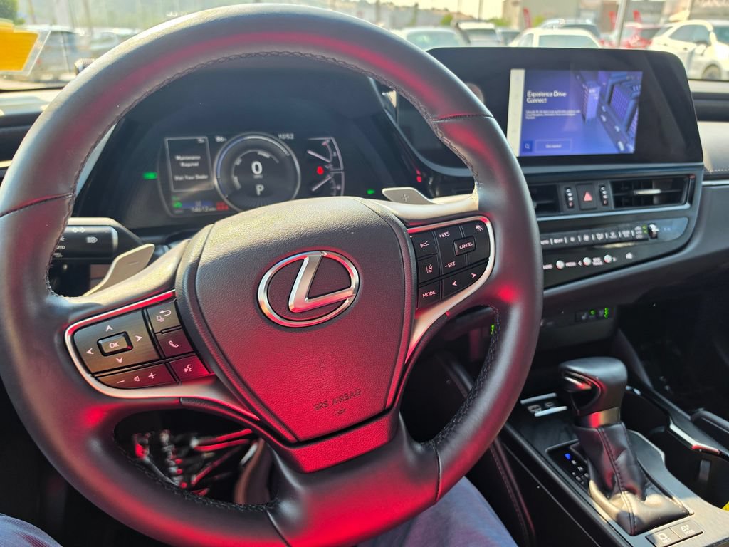 Used 2024 Lexus ES 300h w/ Premium Package FWD image 18