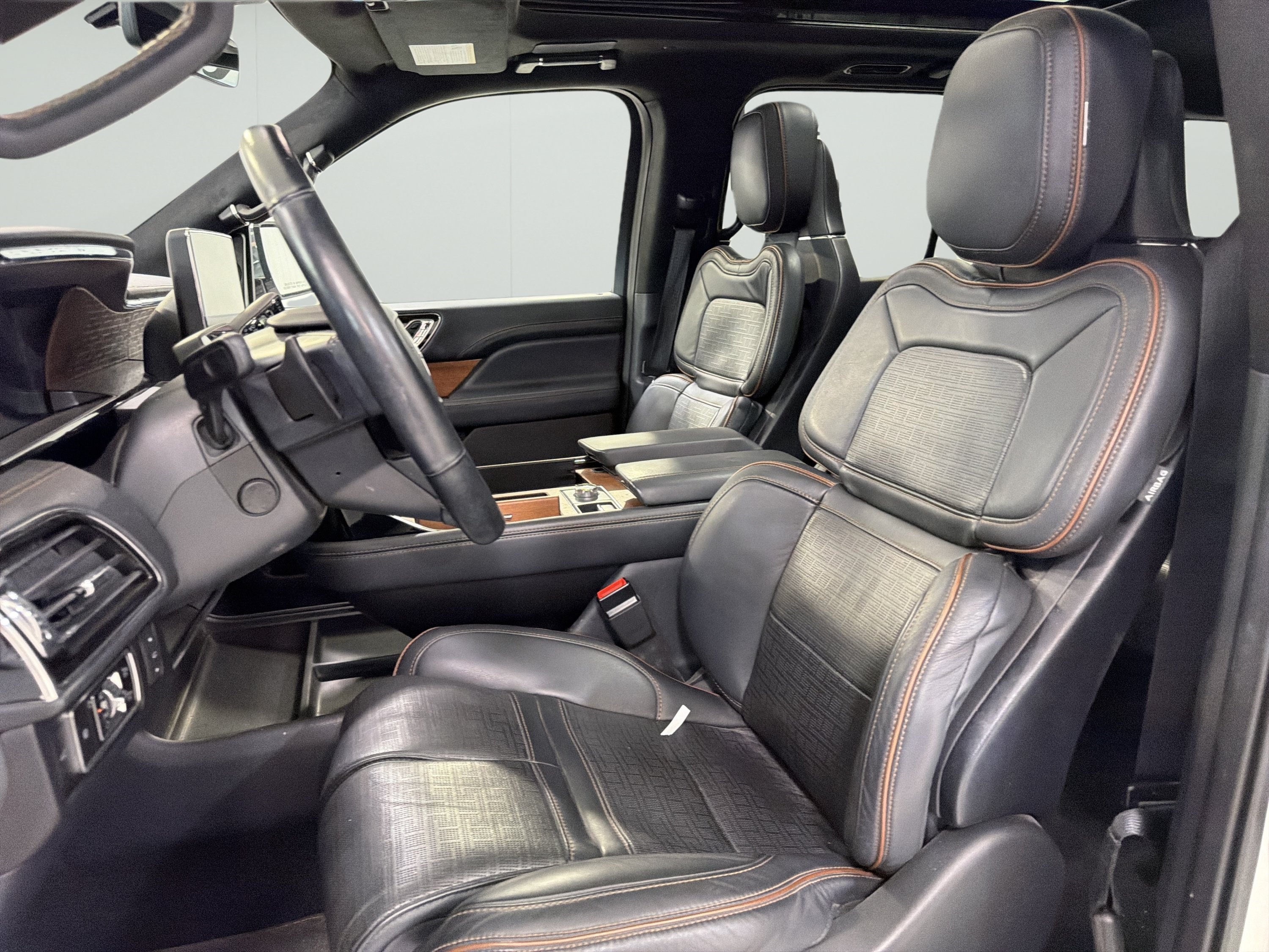 Used 2023 Lincoln Navigator L Black Label AWD/4WD image 9