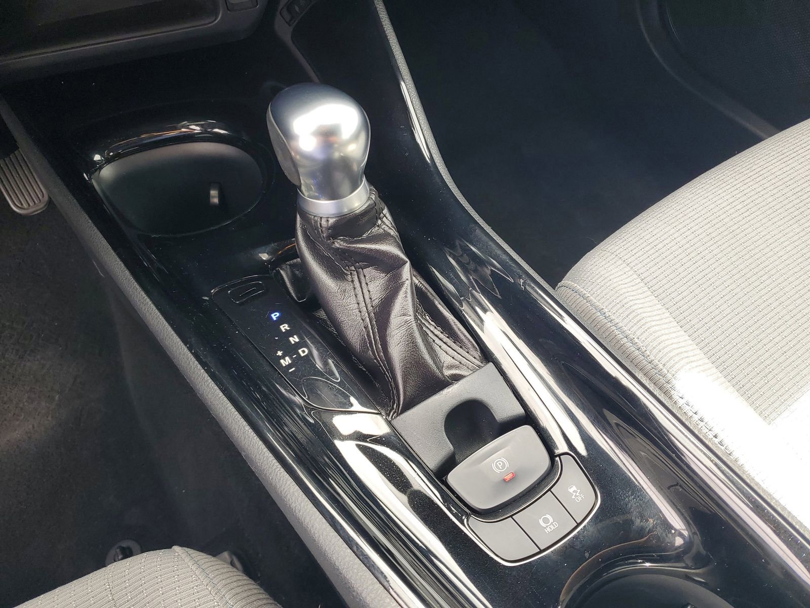 Used 2019 Toyota C-HR XLE FWD image 24
