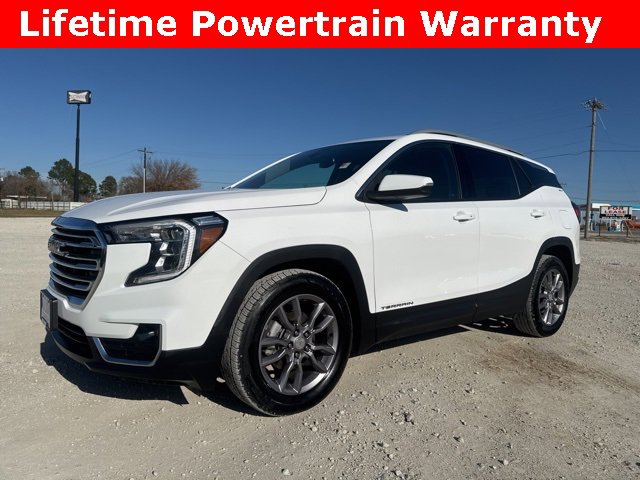 Used 2024 GMC Terrain SLT image 1