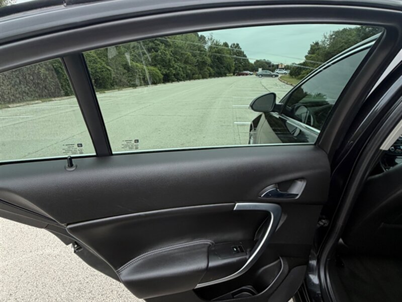 Used 2012 Buick Regal Leather FWD image 23