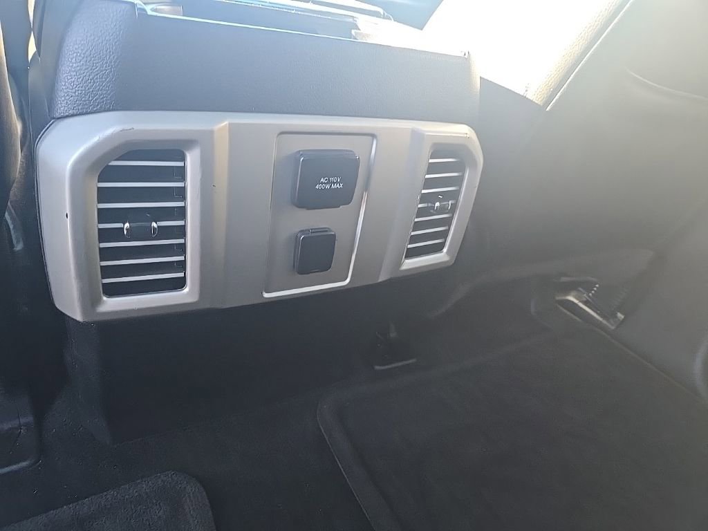 Used 2015 Ford F150 Lariat image 27