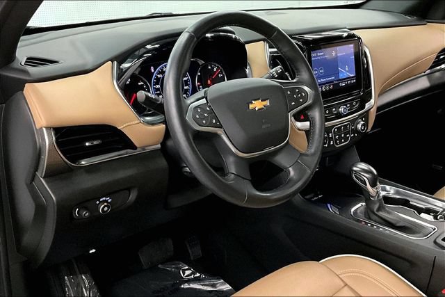 Used 2022 Chevrolet Traverse Premier FWD image 15