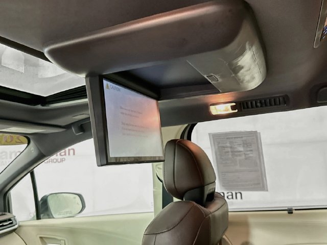Used 2022 Toyota Sienna Platinum AWD/4WD image 27