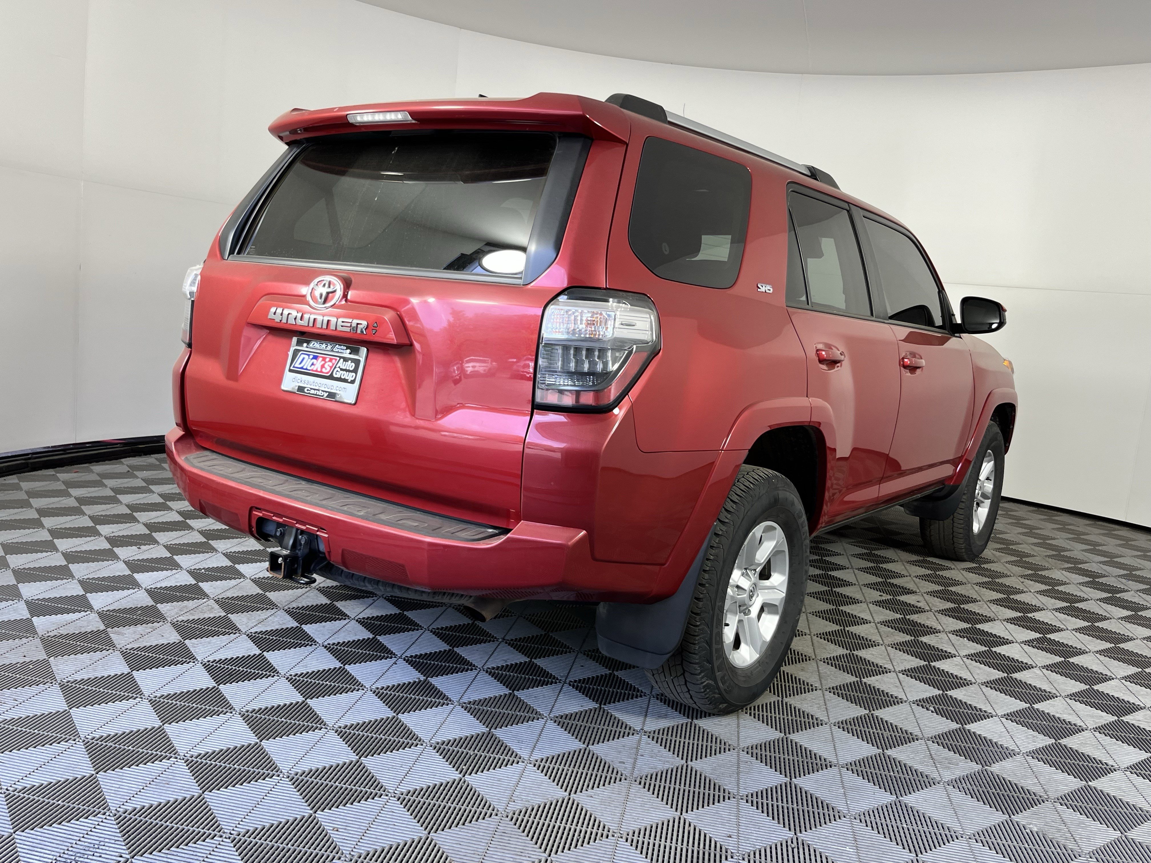 Used 2024 Toyota 4Runner SR5 AWD/4WD image 5