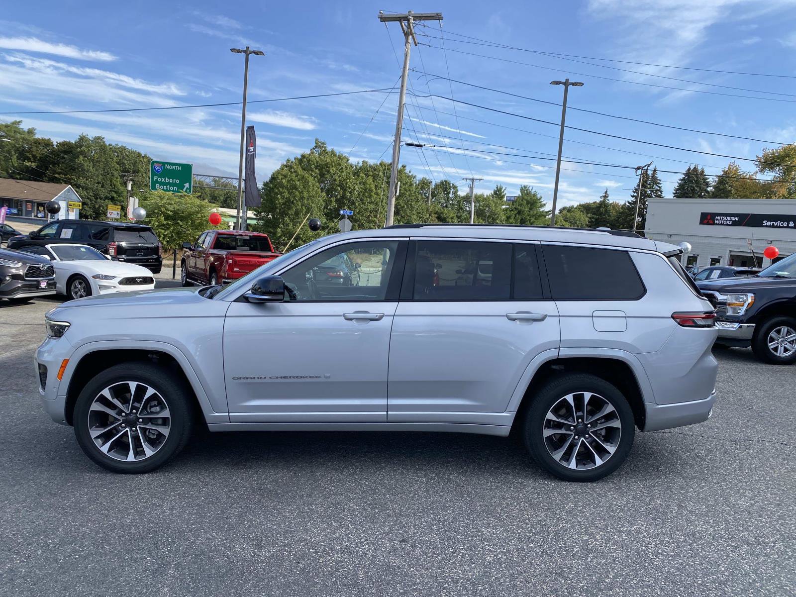 Used 2022 Jeep Grand Cherokee L Overland image 2