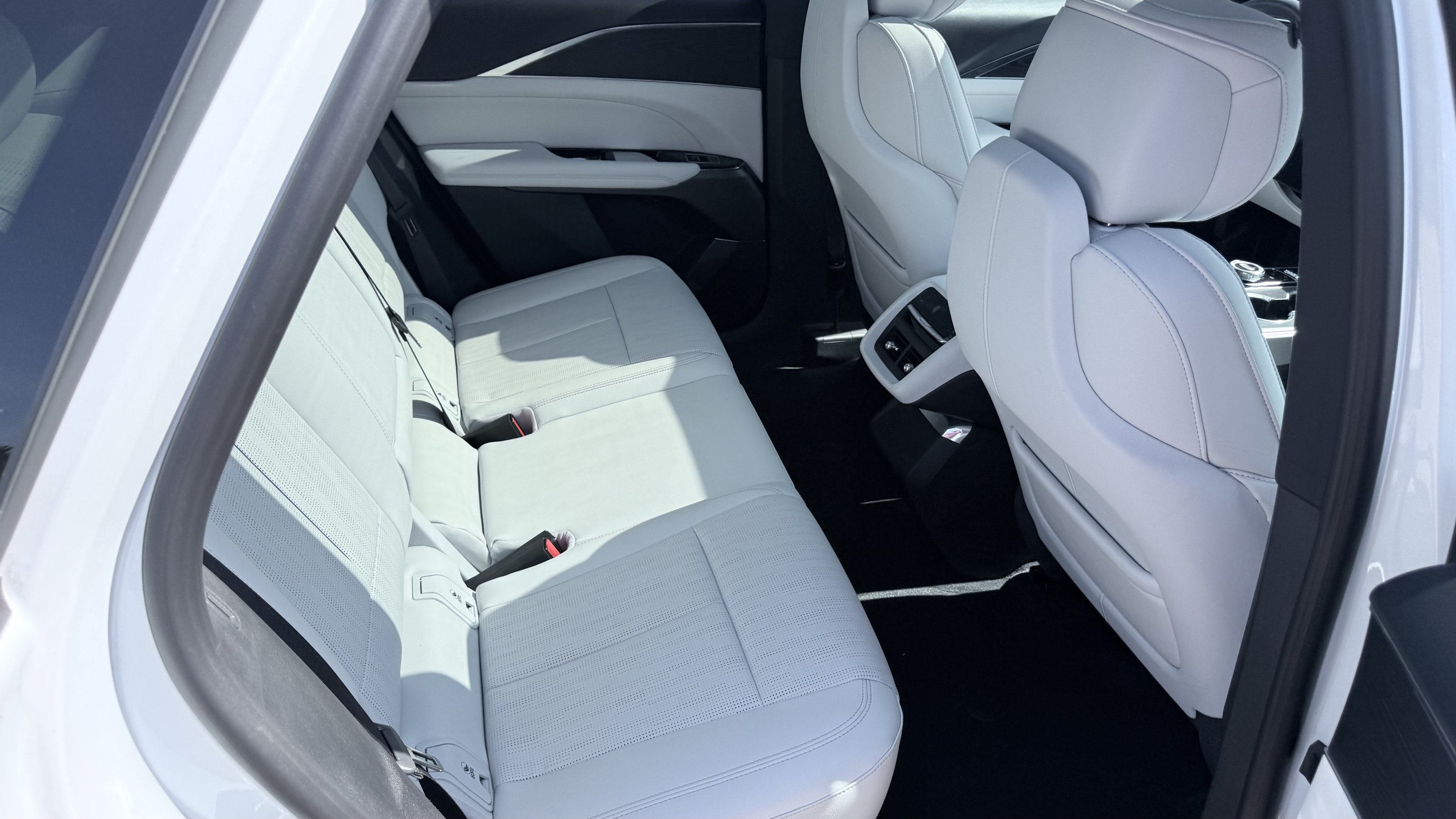 Used 2024 Cadillac Lyriq Luxury RWD image 55