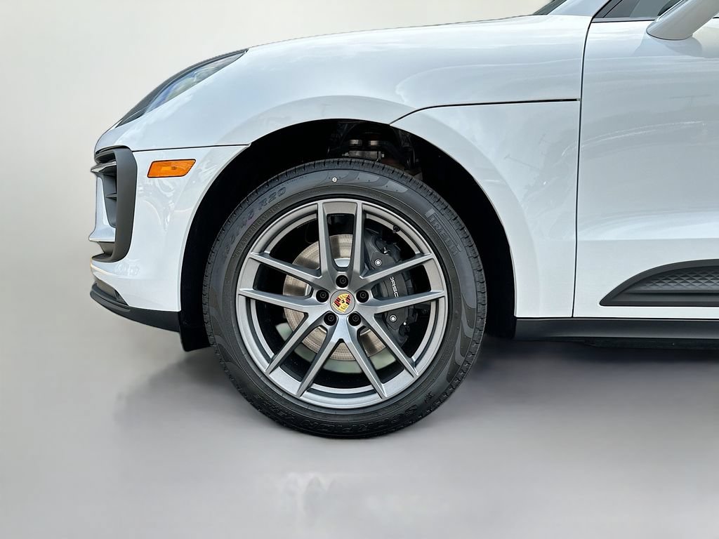 New 2026 Porsche Macan AWD/4WD image 33