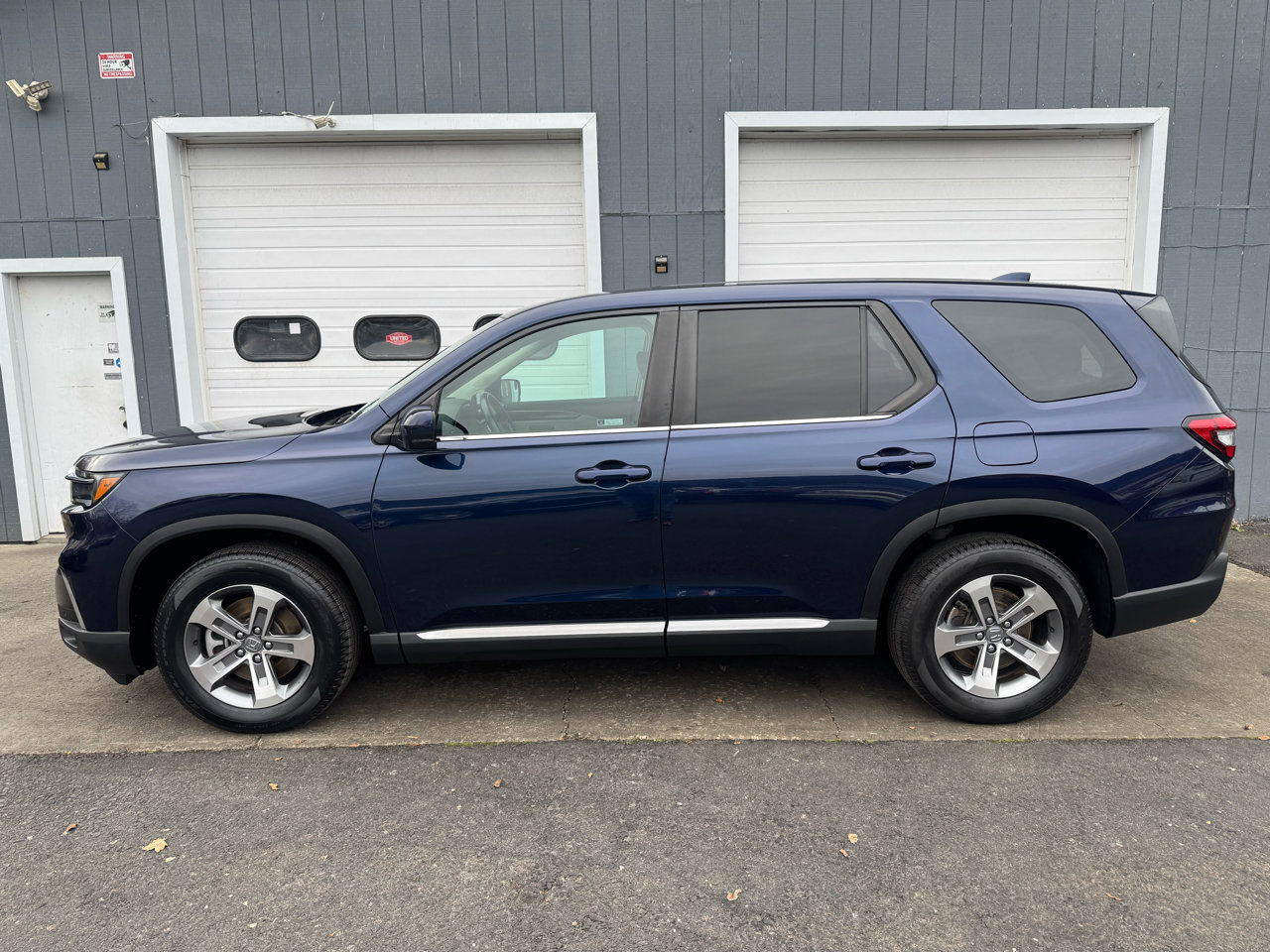 Used 2023 Honda Pilot EX-L image 7