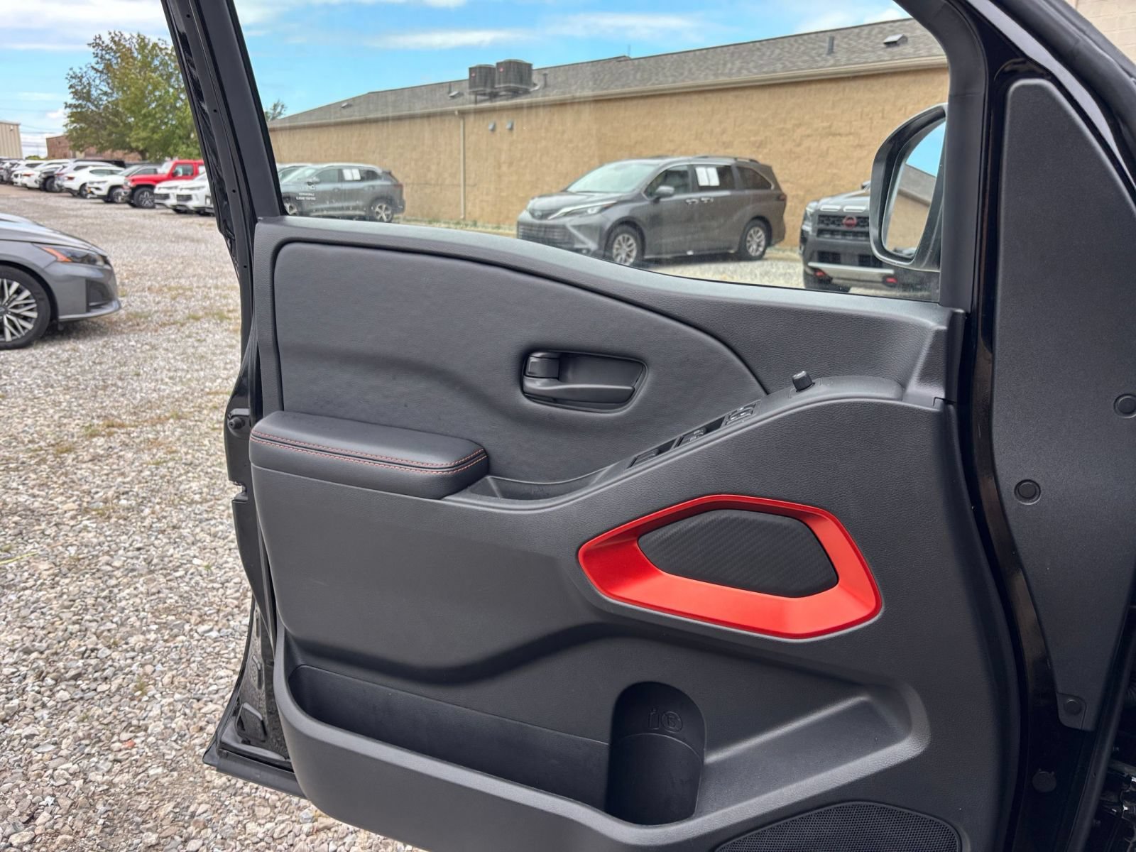 Used 2026 Nissan Frontier PRO-4X AWD/4WD image 18