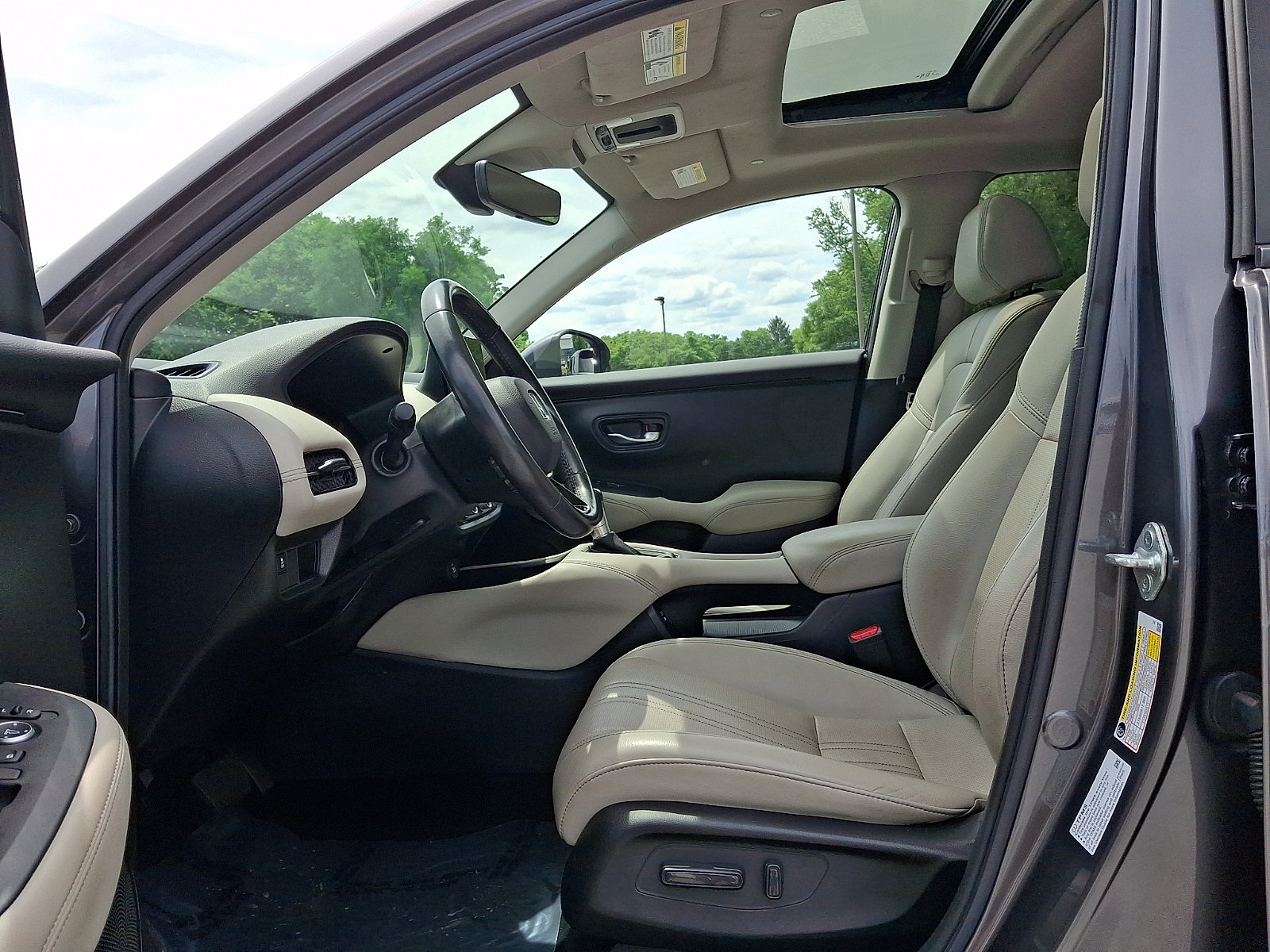 Used 2024 Honda HR-V EX-L image 13