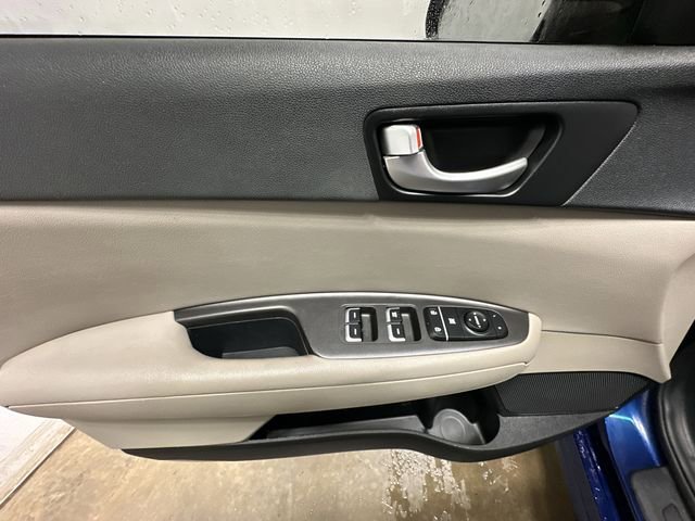 Used 2018 Kia Optima LX w/ 17" Alloy Wheels Package image 16
