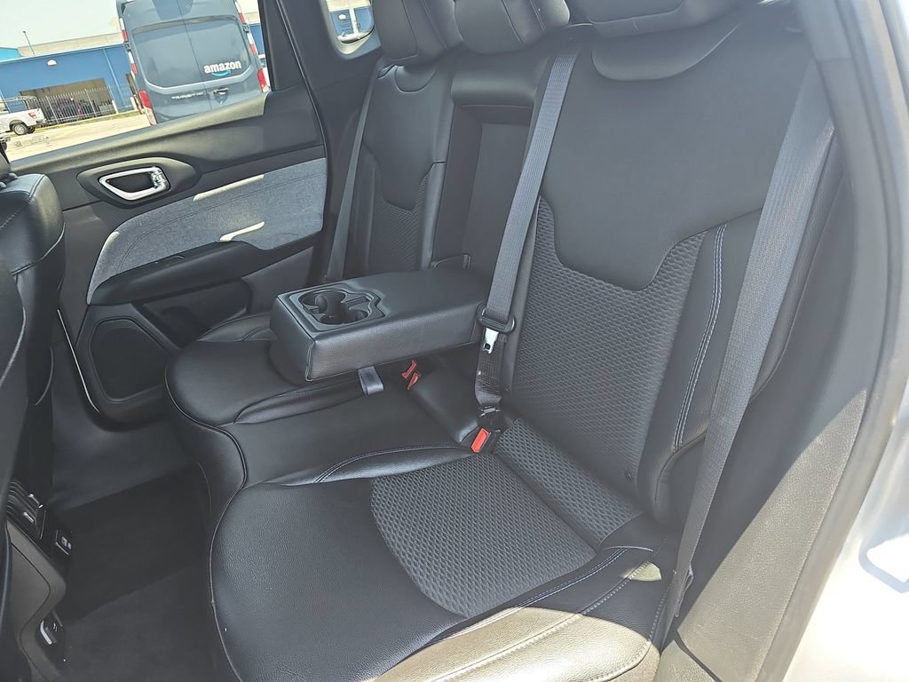 Used 2024 Jeep Compass Latitude AWD/4WD image 13