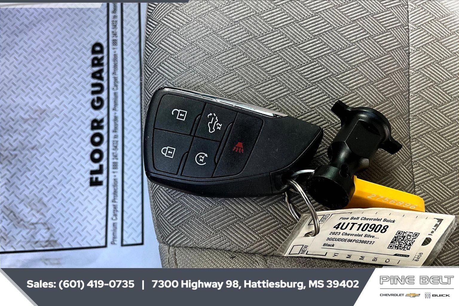 Used 2023 Chevrolet Silverado 1500 LT w/ Z71 Off-Road Package image 10