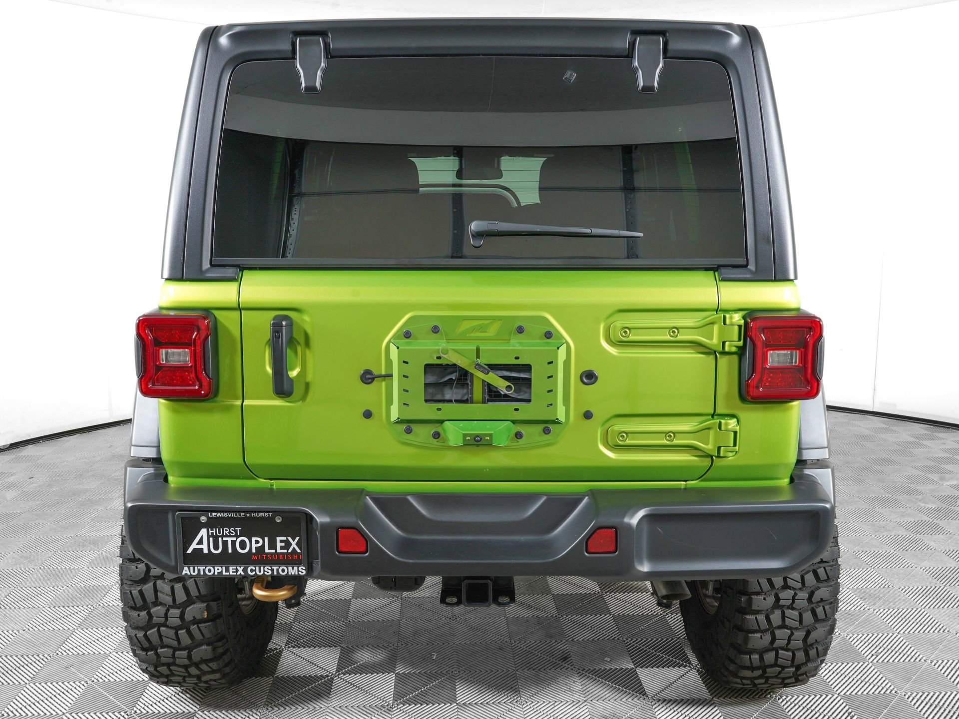 Used 2025 Jeep Wrangler Unlimited Rubicon w/ Convenience Group AWD/4WD image 5
