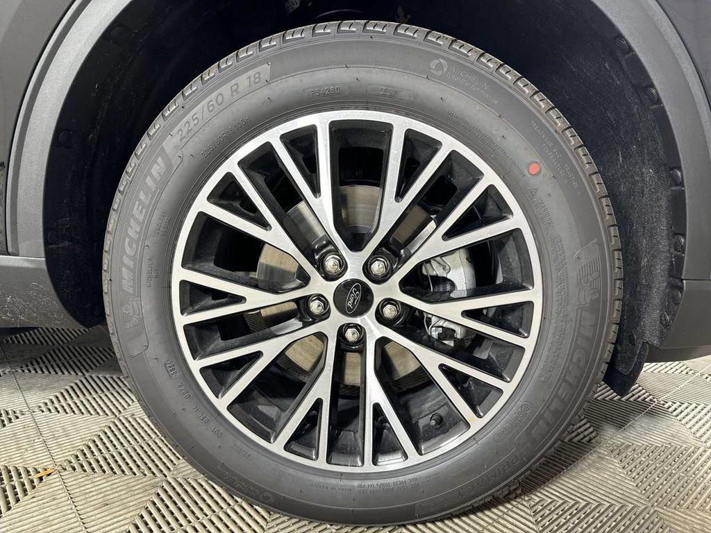 New 2025 Ford Escape SE FWD image 15