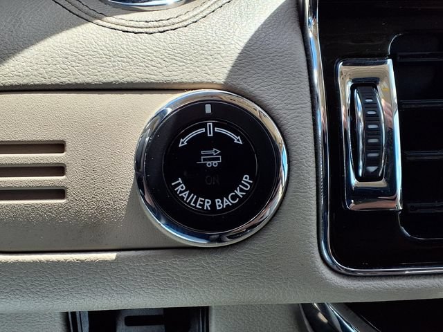 Used 2023 Lincoln Navigator Reserve AWD/4WD image 16