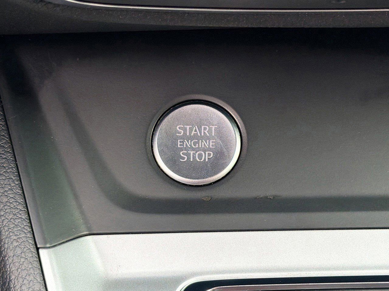 Used 2020 Audi Q3 2.0T Premium w/ Convenience Package image 36