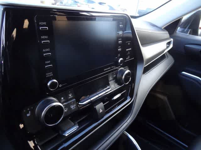 Used 2021 Toyota Highlander XLE AWD/4WD image 15