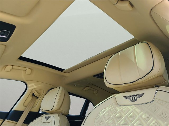 Used 2021 Bentley Flying Spur V8 image 25
