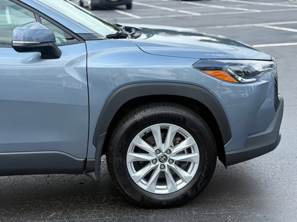 Used 2023 Toyota Corolla Cross LE AWD/4WD image 11