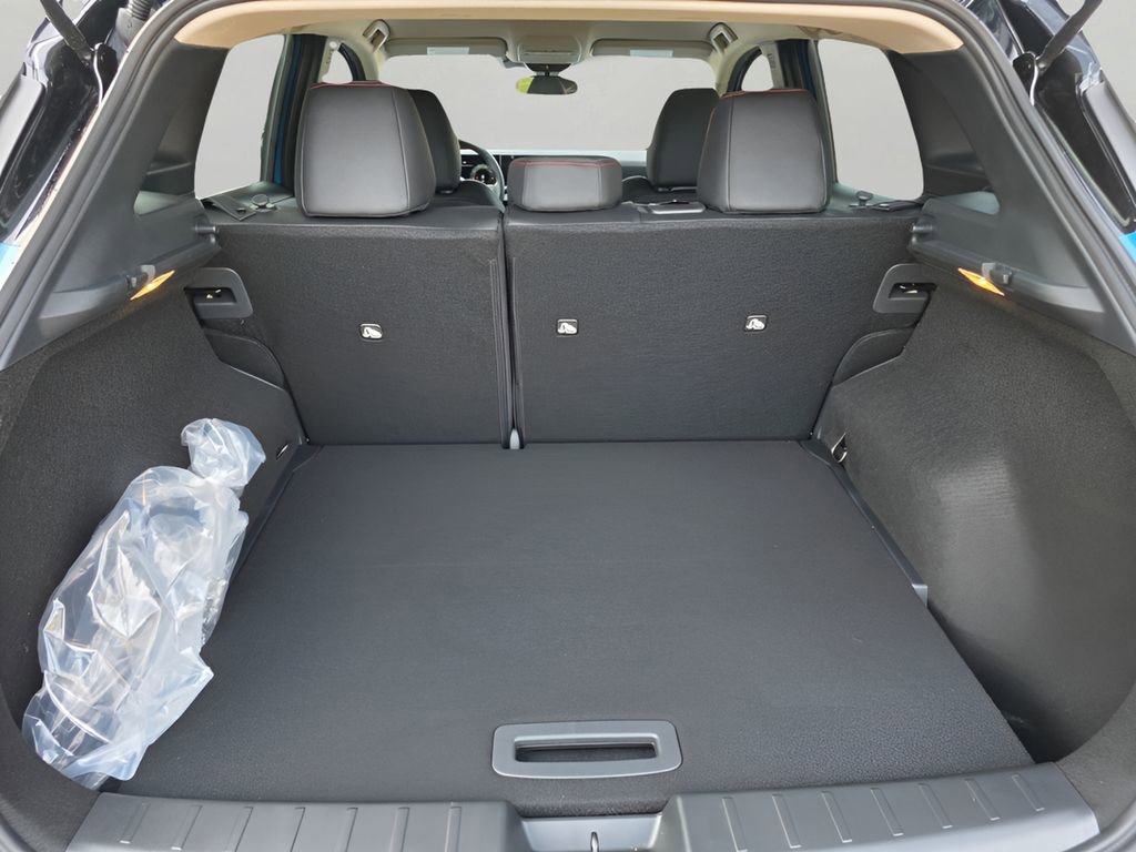 New 2026 Nissan Kicks SR image 7