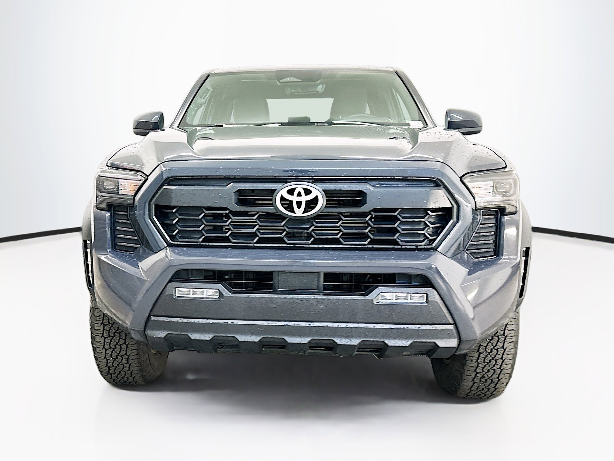 Used 2025 Toyota Tacoma TRD Off-Road image 2