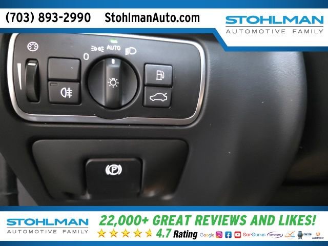 Used 2017 Volvo XC60 T5 Dynamic w/ Preferred Option Package image 18