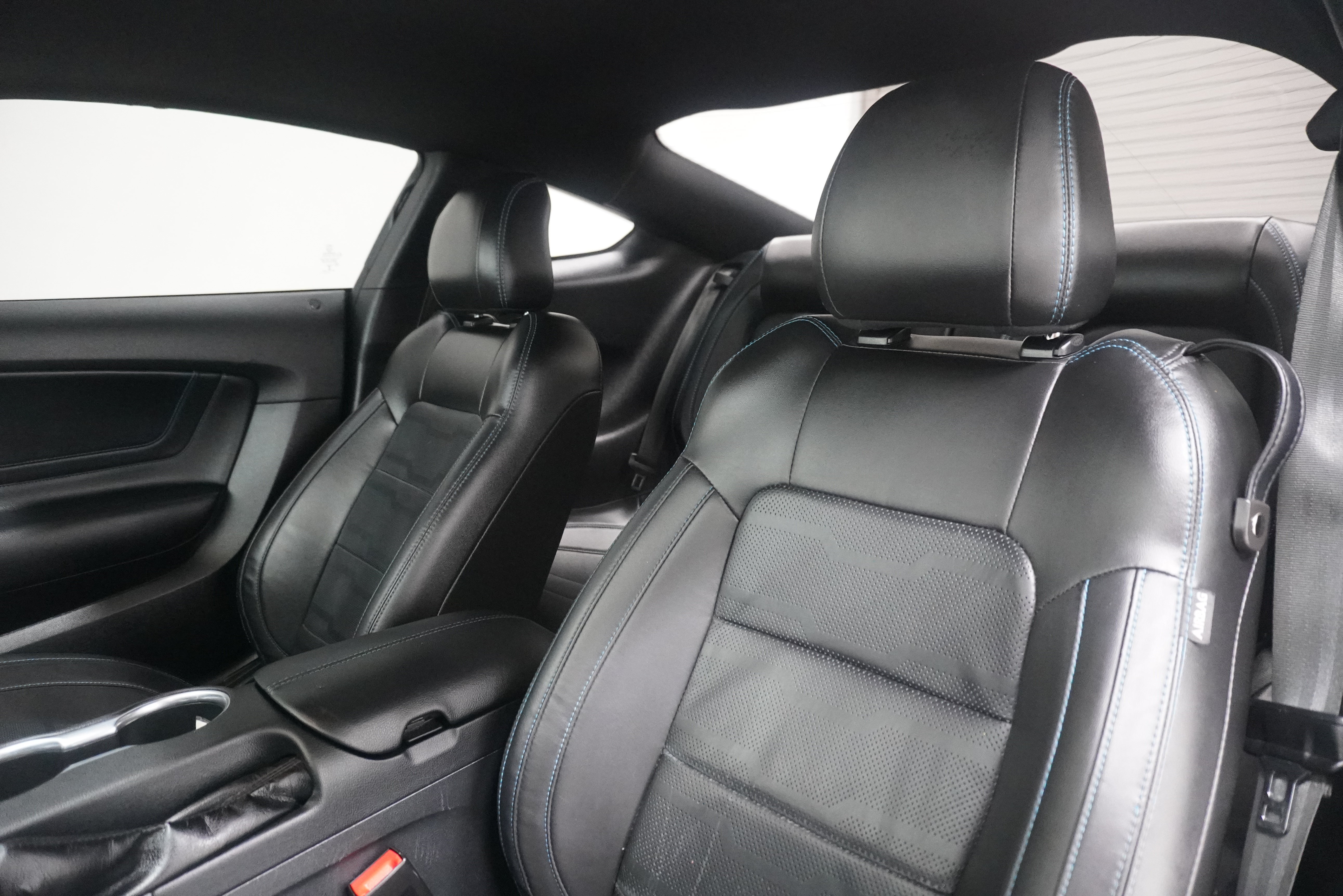 Used 2022 Ford Mustang GT Premium w/ Equipment Group 401A RWD image 12