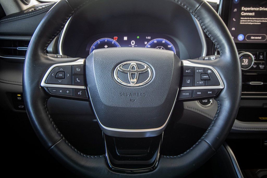 Used 2023 Toyota Highlander Limited image 30