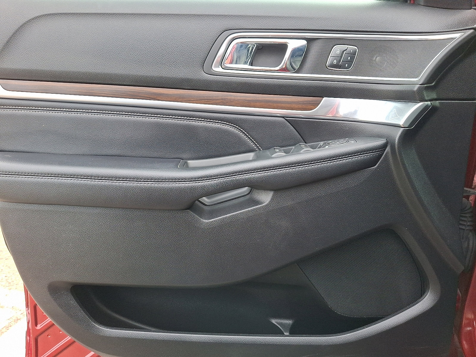 Certified 2018 Ford Explorer Limited w/ Equipment Group 301A image 13