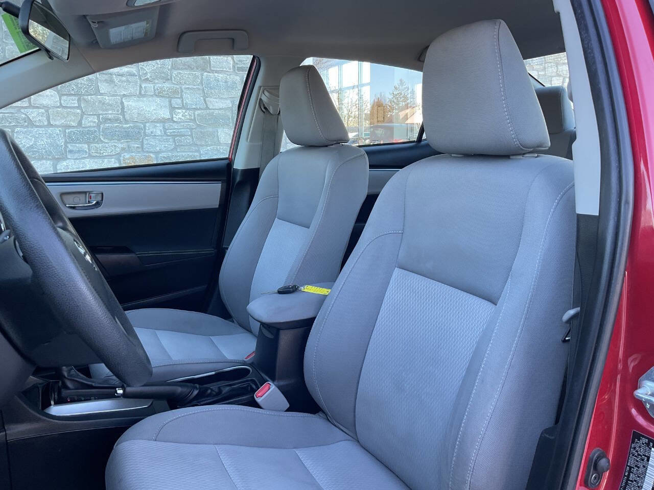 Used 2015 Toyota Corolla LE image 15