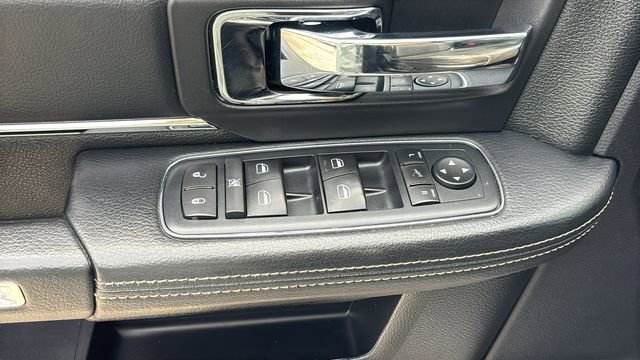 Used 2016 RAM 3500 Laramie w/ Convenience Group AWD/4WD image 10