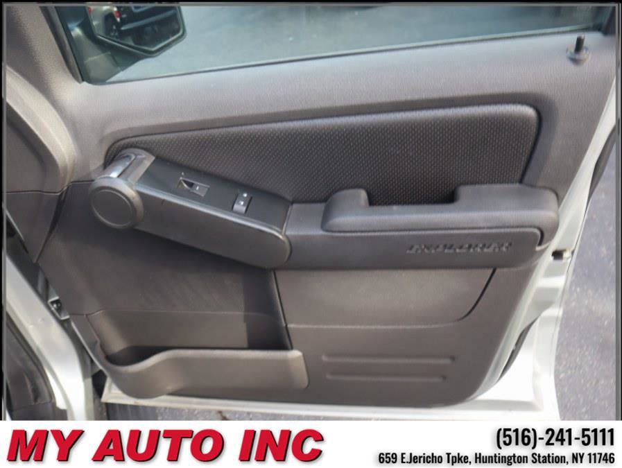 Used 2010 Ford Explorer XLT image 26