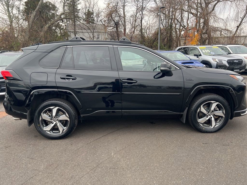 Used 2023 Toyota RAV4 SE image 6