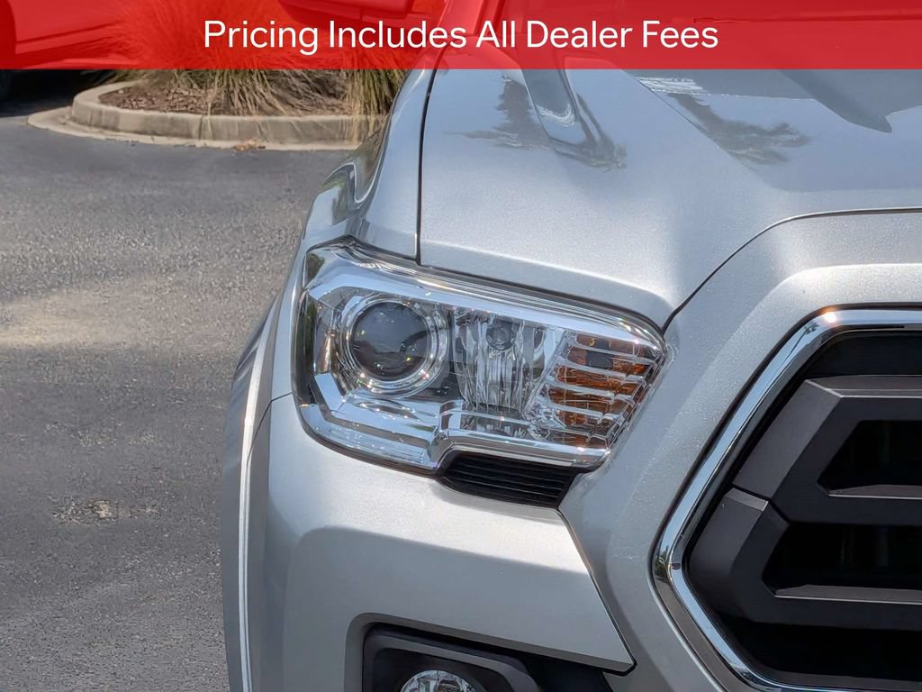 Certified 2022 Toyota Tacoma SR5 AWD/4WD image 12