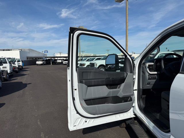 New 2026 Ford F550 4x4 Crew Cab image 11