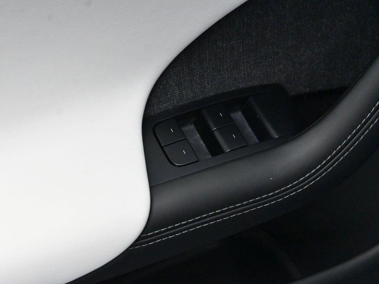 Used 2021 Tesla Model S Plaid image 12