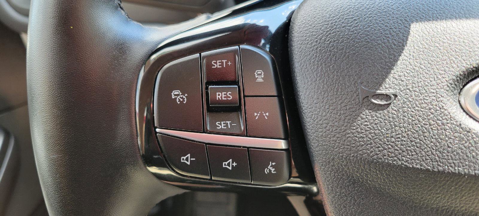 Used 2024 Ford Escape Platinum w/ Premium Technology Package image 17